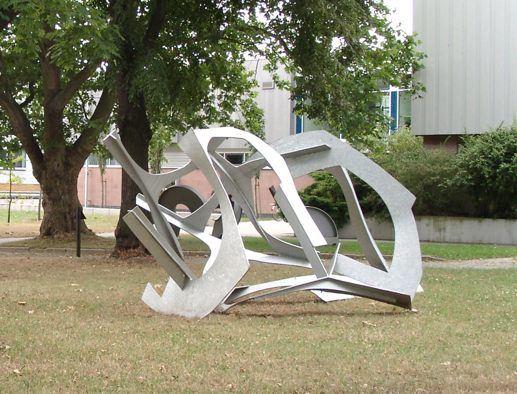 Kumulus I, 2002 Stahl, verzinkt, Farbe 160 x 140 x 350 cm